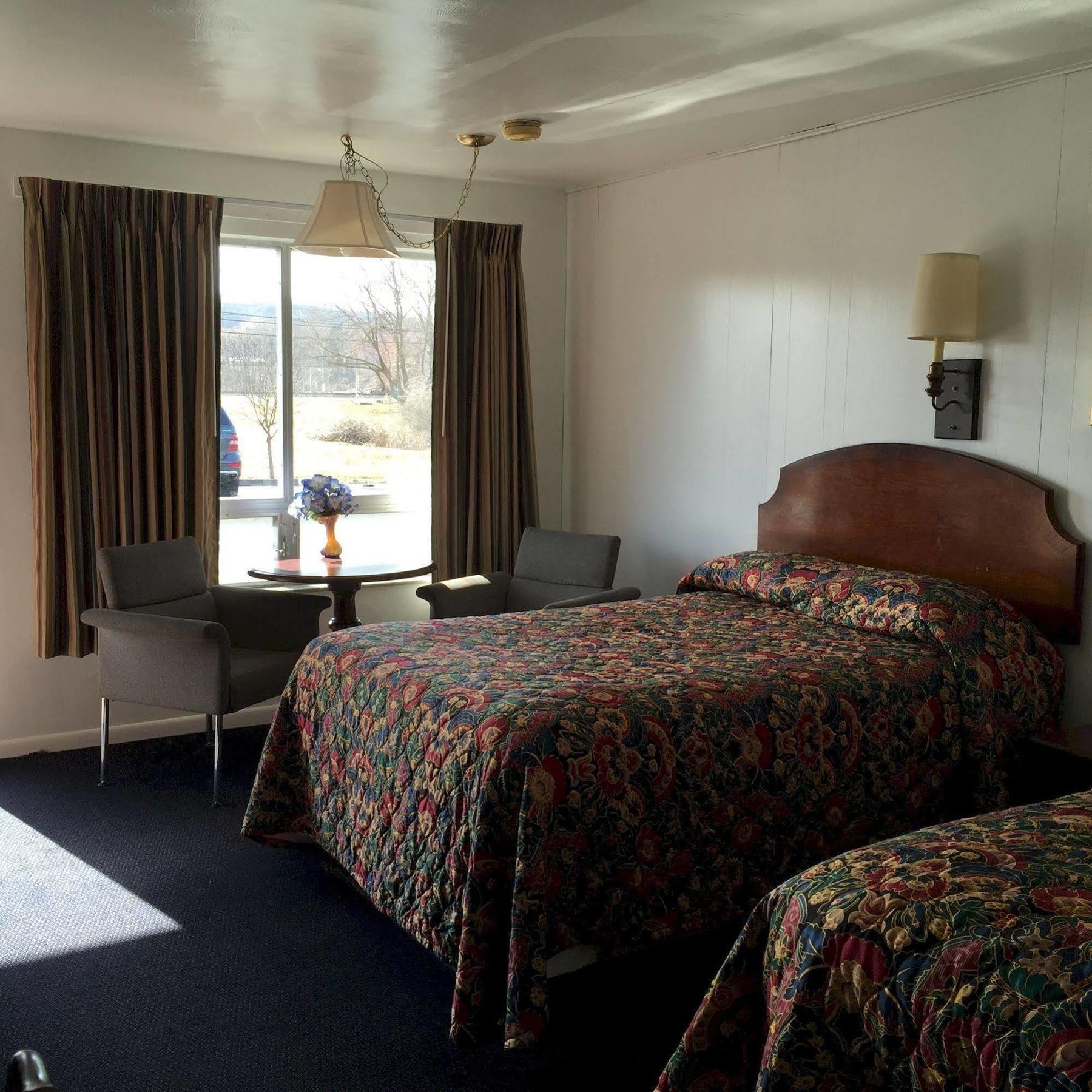Valley Motel Pittsburgh Harmarville Buitenkant foto